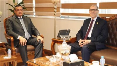 وزير التنمية المحلية يستقبل رئيس هيئة النيابة الإدارية لبحث مجالات التعاون المشترك بين الجانبين