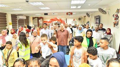 محافظ أسيوط يشهد احتفالية مكتبة مصر العامة وتوزيع أدوات مدرسية على الأطفال الأيتام