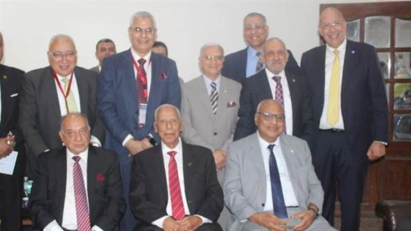 عمداء طب بنى سويف