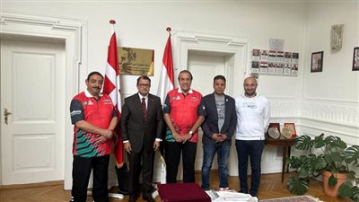 سفير مصر لدى الدنمارك يستقبل مقدمة بعثة منتخب مصر للدارتس 