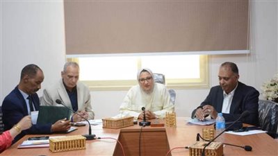 نائب محافظ الوادي الجديد تبحث إجراءات تفعيل البروتوكول الموقع مع البنك الأهلي