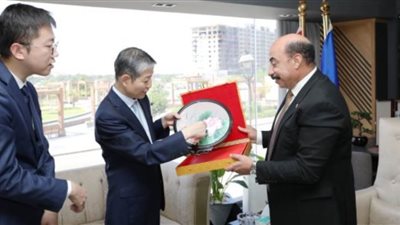 وفد برلماني صيني يزور أبوسمبل.. ومحافظ أسوان يؤكد عمق ومتانة العلاقات التاريخية بين البلدين