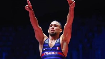 إبراهيم غانم يمنح فرنسا ذهبية تاريخية في بطولة العالم للمصارعة الرومانية