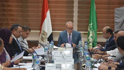 محافظ القليوبية يبحث الطلبات المقدمة وسبل تعظيم الاستفادة من موارد الإعلانات 