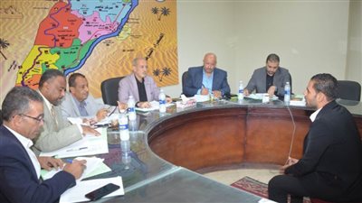 سكرتير عام بني سويف يواصل المقابلات الشخصية للمتقدمين لــ 