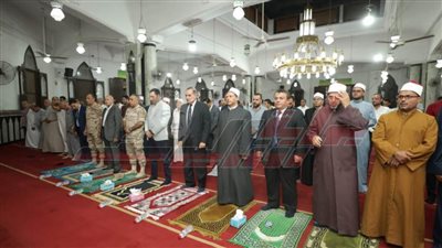 محافظ كفر الشيخ ونائبه يشهدان الاحتفال بذكرى المولد النبوي الشريف بمسجد الاستاد
