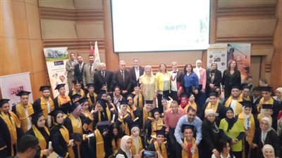 تكريم 60 من أبطال مرضى السرطان المتفوقين في الثانوية العامة  صور