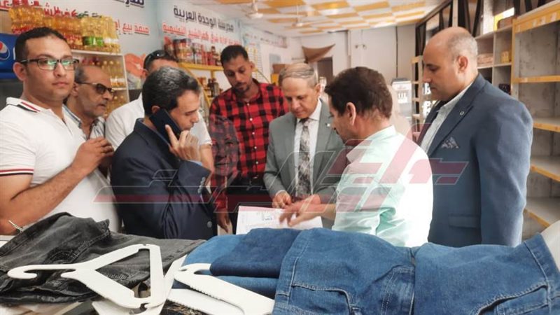 خلال المعرض