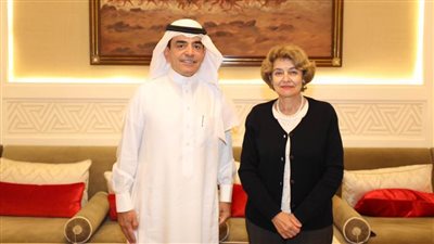 المدير العام يلتقي المديرة العامة السابقة لليونسكو في الدوحة