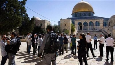 مستوطنون إسرائيليون يقتحمون الأقصى .. والاحتلال يعتقل 4 فلسطينيين من الضفة