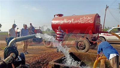 تطهير الصرف الصحي وتحرير محاضر للمخالفين بكفر الشيخ