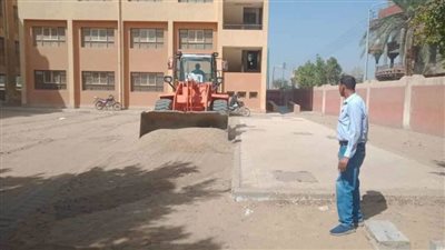 استعدادا للعام الدراسي.. محافظ المنيا يوجه بالمرور على المدارس لتوفير بيئة تعليمية 