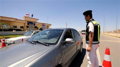 تحرير 2368 مخالفة عدم تركيب الملصق الإلكتروني ورفع 64 سيارة ودراجة متهالكة خلال 24 ساعة