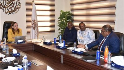 المدير التنفيذي للمعهد القومي للحوكمة تبحث تعزيز التعاون مع وفد من دولتي ناميبيا وسيراليون