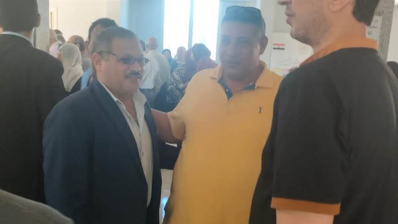 توافد قيادات حزب