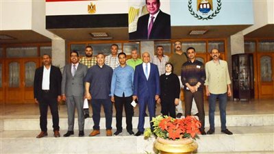 صحفيو أسيوط يوثقون توكيلات تأييد السيسي لانتخابات الرئاسة