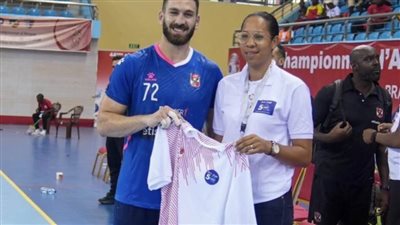 ياسر سيف يفوز بجائزة أفضل لاعب في مباراة الأهلي وبي إم سي الكونغولي