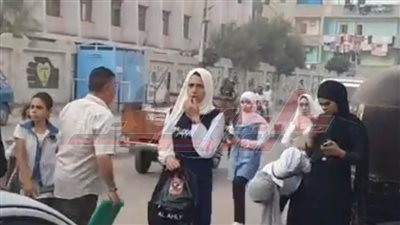 توافد الطلاب على المدارس في أول يوم بالعام الدراسي الجديد بالشرقية