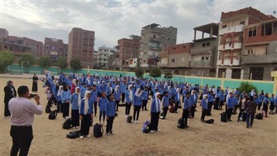 محافظ الإسماعيلية يتابع انتظام سير العملية التعليمية في أول أيام العام الدراسي الجديد