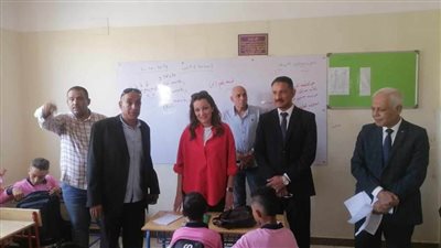 مدير تعليم الجيزة يتفقد إداراتي الدقي وحدائق أكتوبر التعليمية