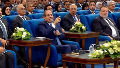 عاجل| الرئيس السيسي يثني على أداء رئيس الوزراء.. ويؤكد: تحمل ضغوطات هائلة