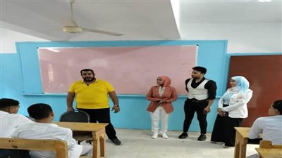 مدير مستشفى الخارجة التخصصي في زيارة تفقدية للمدرسة الثانوية للتمريض بالمحافظة 