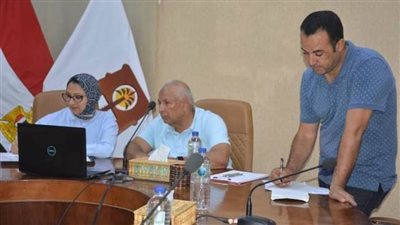 محافظ الوادي الجديد يبحث إعداد دراسة عن مقومات وتراث الواحات بالتعاون مع البنك الدولي