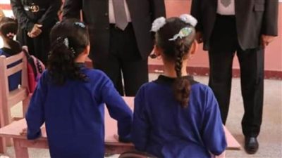 وكيل وزارة التعليم ومدير تعليم الخارجة في جولة ميدانية على مدارس المدينة