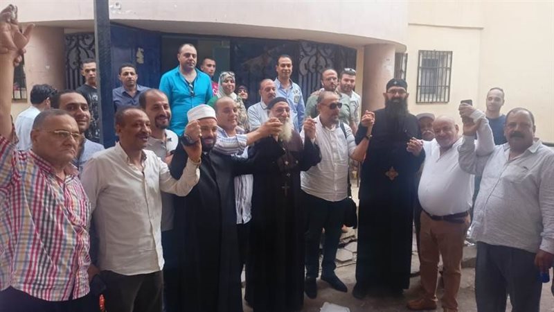 توافد المواطنين على