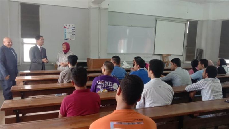 رئيس جامعة بنها يلتقى