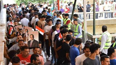 لليوم الثامن.. توافد مكثف للمواطنين على مقرات الشهر العقاري بالقاهرة لإجراء توكيلات للرئيس السيسي