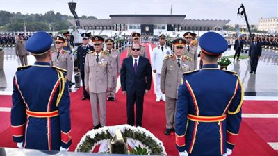 عاجل.. الرئيس السيسي يضع إكليلا من الزهور على النصب التذكاري لشهداء القوات المسلحة
