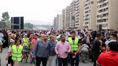 إحياءً لذكرى انتصارات أكتوبر.. قيادي بمستقبل وطن يقود مسيرات احتفالية بشوارع مصر القديمة