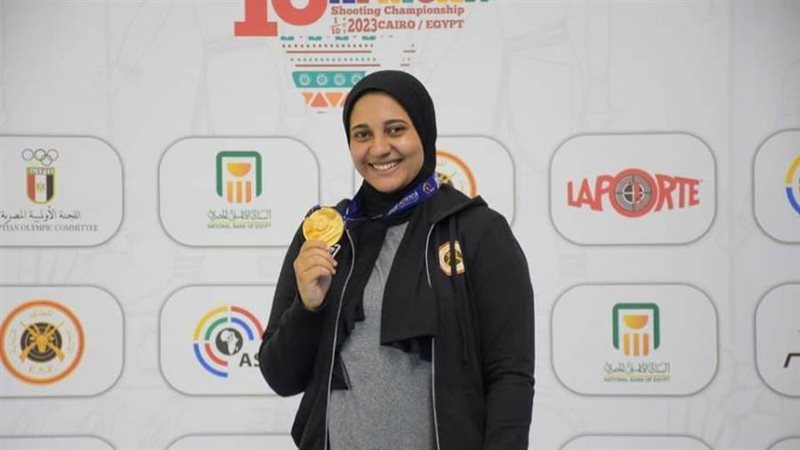 هالة الجوهري مع الذهب