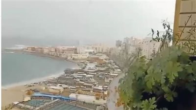 عاجل| بالفيديو والأقمار الصناعية.. رصد تحركات السحب.. وسيول وأمطار بمطروح والإسكندرية