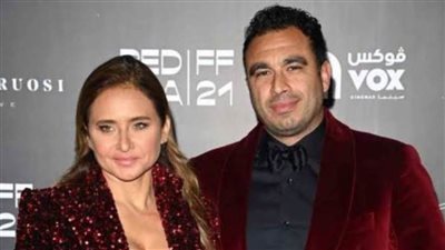 نيللي كريم وزوجها في زي بدوي في الفيلم العالمي The Goat