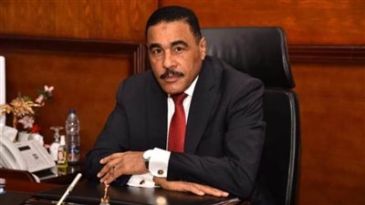 محافظ مطروح: استمرار أعمال إزالة تراكمات مياه الأمطار والسيول من المناطق المتضررة