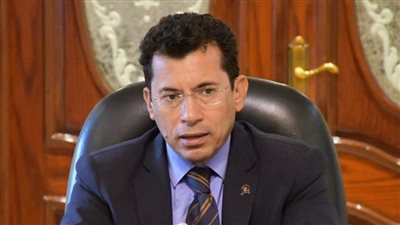 وزير الرياضة يطمئن على أعضاء فريق مركز شباب حلوان المصابين في حادث انقلاب أتوبيس