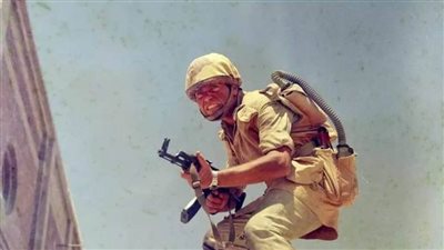 حسين فهمي يكشف عن صورته على خط بارليف