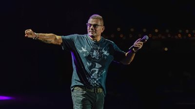 عمرو دياب يتألق في قطر وتفاعل قوي من جمهور الفورمولا وان.. صور 