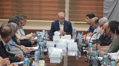 محافظ القليوبية يبحث موقف المعدات الميكانيكية استعدادًا لموسم الشتاء