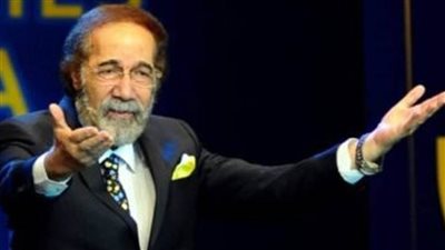 هل أصيب الفنان الكبير محمود ياسين بالزهايمر قبل وفاته؟ نجله عمرو محمود ياسين يجيب