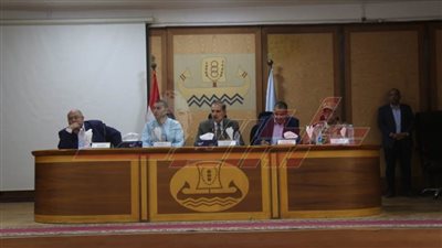 محافظ كفر الشيخ يناقش استعداد وجاهزية المحافظة لإدارة الأزمات والكوارث 