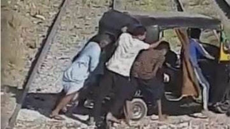 توك توك معطل على