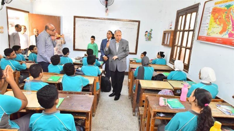 محافظ أسيوط يتفقد