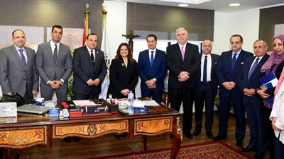  رئيس الهيئة الوطنية للانتخابات يستقبل وزيرة الهجرة لبحث الآليات الخاصة بتصويت المصريين في الخارج