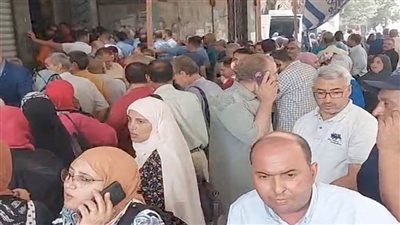 إقبال كبير على مكاتب الشهر العقاري بالشرقية