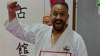 مدرب المنتخب الألماني المصري طارق النجعاوي يجتاز اختبارات الحزام الأسود السابع