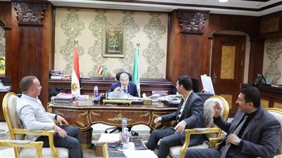 محافظ المنيا يلتقى عددًا من أعضاء النواب لمناقشة قضايا المواطنين