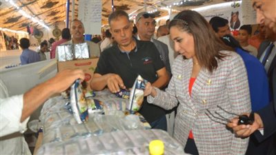 نائب محافظ البحيرة تتفقد معرض أبو المطامير لتوفير السلع الغذائية بالأسعار المخفضة 